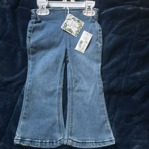 Chelsea & Violet
Baby Girls 12-24 Months Pull-On Flare Denim Jeans - Picture 3 of 8